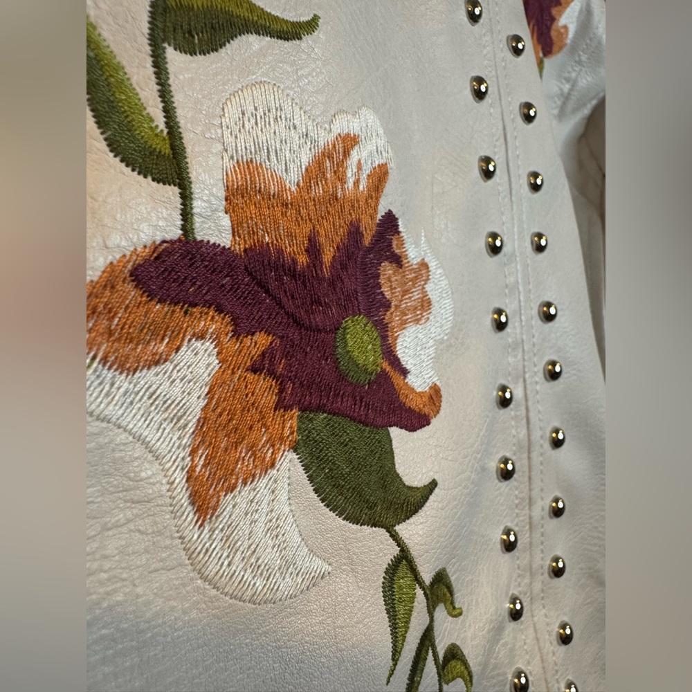 Boho Floral Embroidered Cream Biker Jacket Silver Studded Faux Leather  Size S - Picture 4 of 15